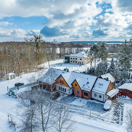 Готель Azymut Leszczewek Екстер'єр фото